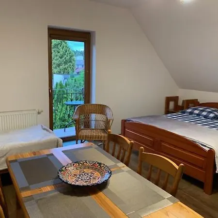 Wynajem Pokoi Paprotka Habitación en casa particular *